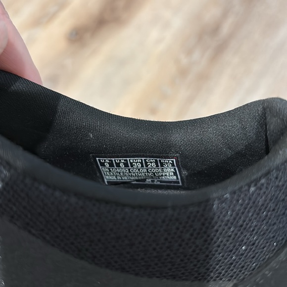 Skechers Air-Cooled Arch Fit Black Slip-On Tennis Shoes Size 9 - Picture 4 of 4